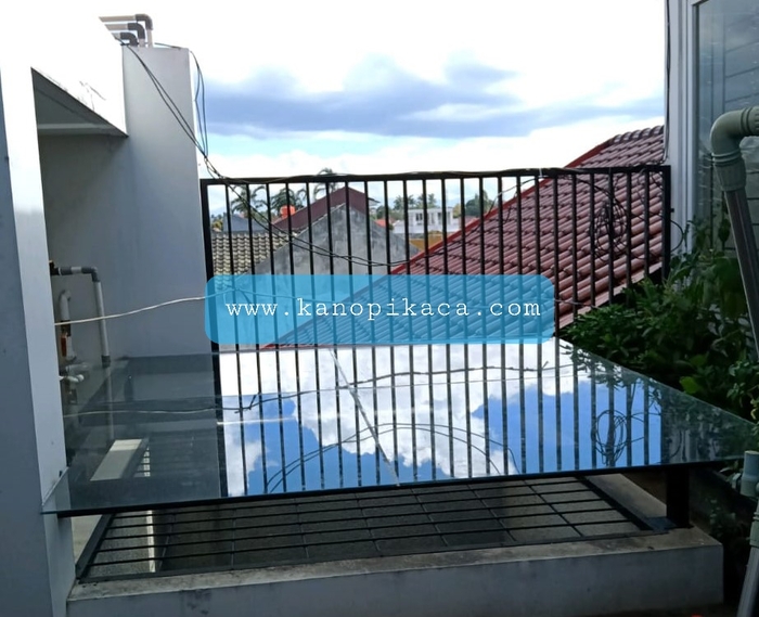 Void Kaca Rumah Bertingkat: Lebih Terang, Aman & Tampak Mewah