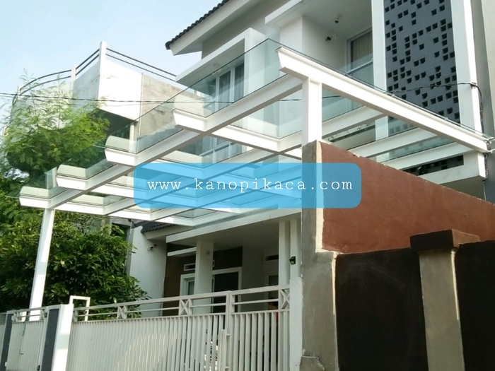 Kanopi Kaca Carport - Bikin Area Parkir Makin Modern & Elegan
